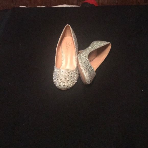 Shoes - Picture 4 of 4